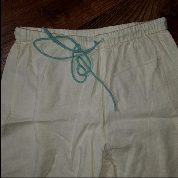 LINEN - EMBROIDERED LINEN CAPRI SMALL           c - Picture 7 of 8